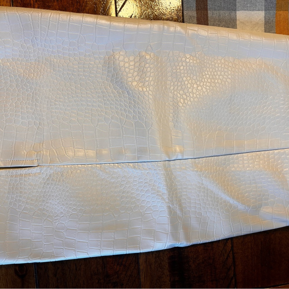 Adorable Mi Ami for Francesca’s Cream Snake Skin Mini‎ Skirt Size L - Picture 4 of 4